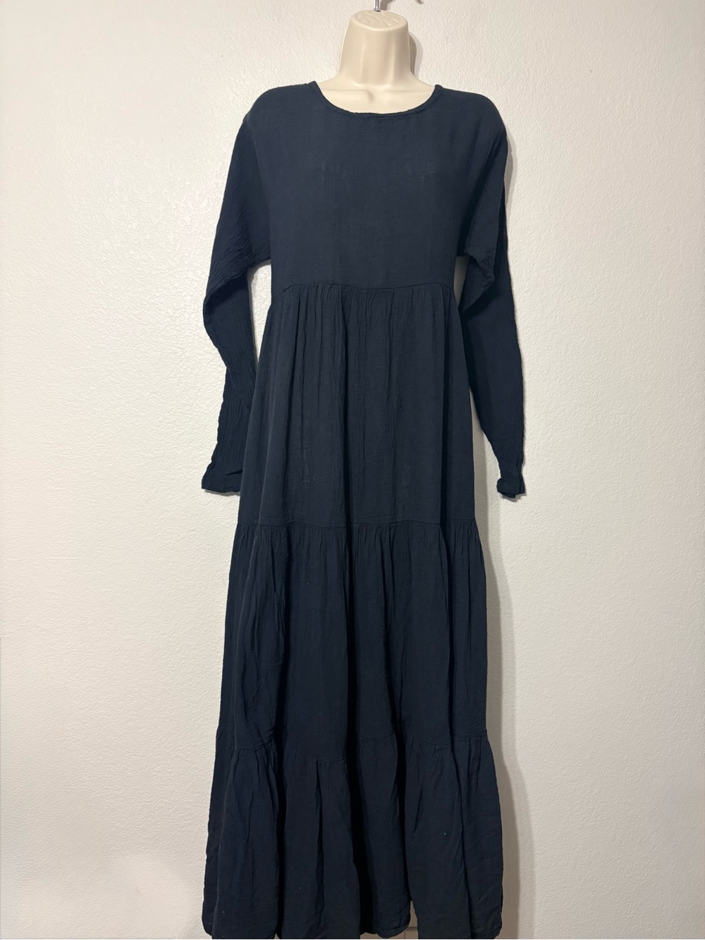 Vintage J. Peterman Company Cotton Crinkle Gauze Boho Tiered
Maxi Dress Pockets